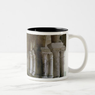 Innenraum des Klosters 2 Zweifarbige Tasse