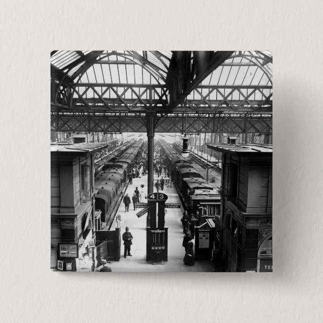 Innenraum von Charing Querstation, London Button (Vorderseite)