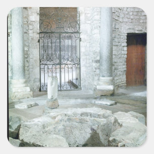 Inneres der achteckigen Taufkirche Quadratischer Aufkleber