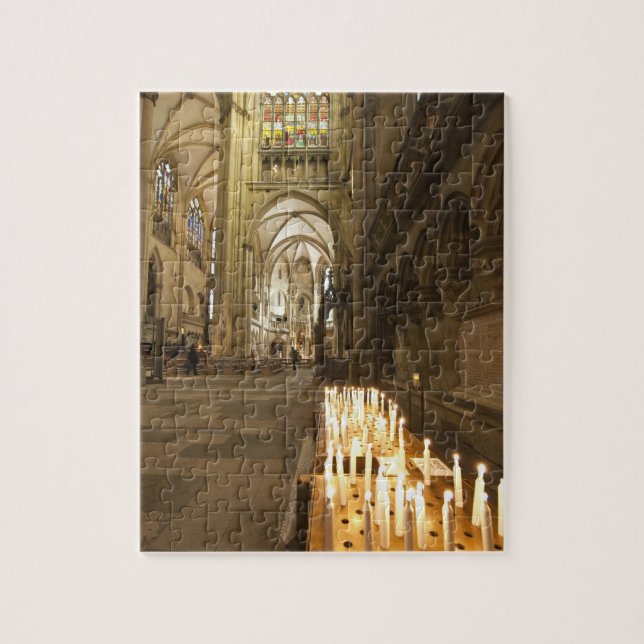 Inneres des Petersdom in Regensburg (Vertikal)