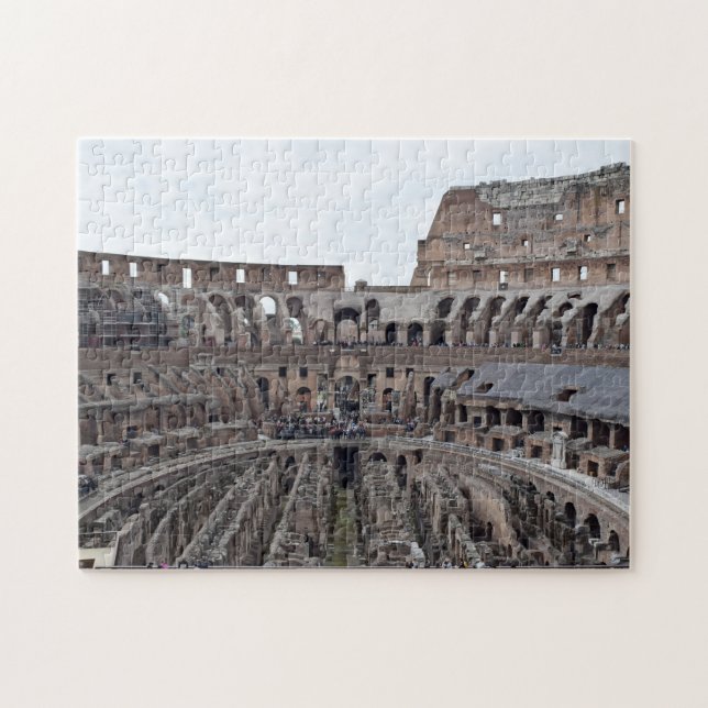 Innerhalb des römischen Colosseo Puzzlespiels (Horizontal)