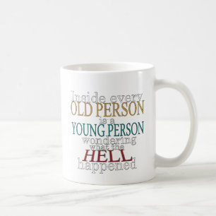 Innerhalb jeder alten Person Kaffeetasse