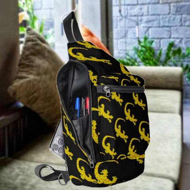Insel Gecko (Blk) Crossbody Bag (An unusual, reptile print for a cool sling bag!)