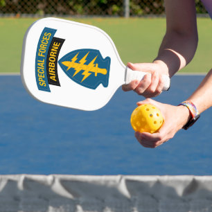 Insignien der Spezialkräfte Im Flugzeug Pickleball Schläger