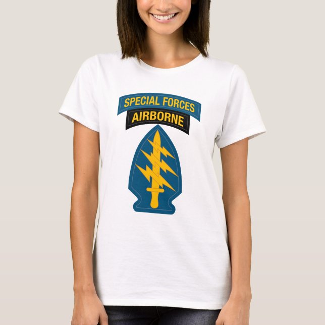 Insignien der Spezialkräfte Im Flugzeug T-Shirt (Vorderseite)