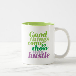 Inspiration und Gutes kommen für diejenigen, die  Zweifarbige Tasse