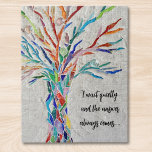 Inspirationsquelle<br><div class="desc">Dieses dekorative Puzzle aus Puzzle mit Mosaikbaum in Regenbogenfarben und einem inspirierend Zitat. Einfach mit eigenen Worten anpassbar. Weil wir unsere Kunstwerke erstellen, werden Sie dieses exakte Bild von anderen Designern nicht finden. Original Mosaik © Michele Davies.</div>