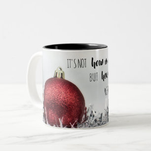Inspirierender Spruch mit rotem Glitter-Weihnachts Zweifarbige Tasse