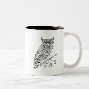 Inspirierte magische Eule, die auf Niederlassung Zweifarbige Tasse