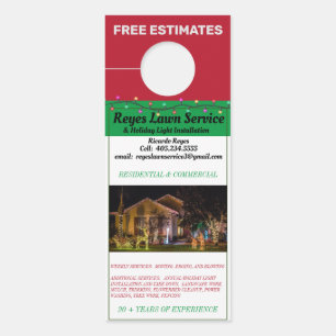 Installation von schönen Weihnachtsbeleuchtung im  Türanhänger