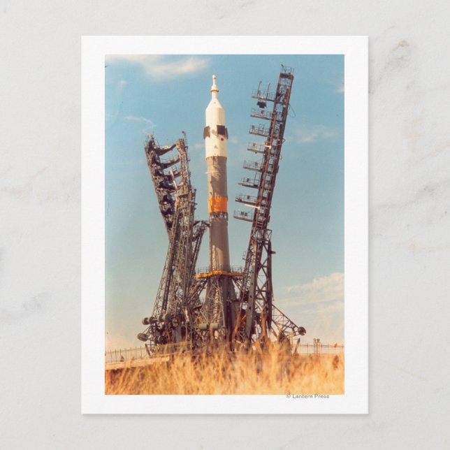 Installation von Sojus-Raumfahrzeugen in Baikonur Postkarte (Vorderseite)