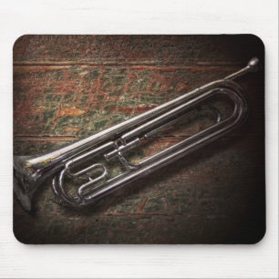 Instrument - Horn - Der Fehler Mousepad