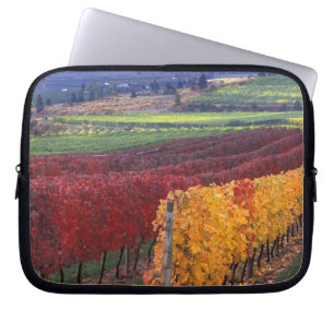 Intensiv rote und gelbe Herbstfarben auf Gehring Laptopschutzhülle