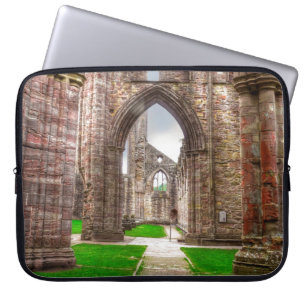 Interior View Old Tintern Abbey Wales, Vereinigtes Laptopschutzhülle