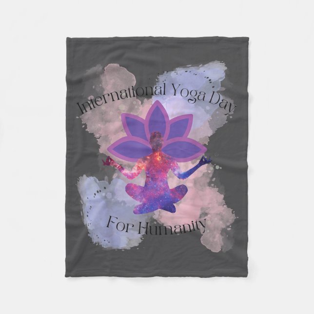 International Yoga Day For Humanity  Fleecedecke (Vorderseite)