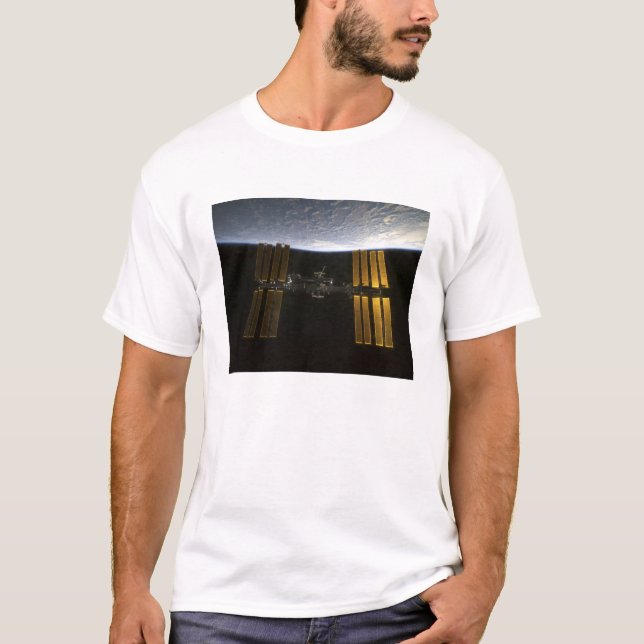 Internationale Raumstation 10 T-Shirt (Vorderseite)
