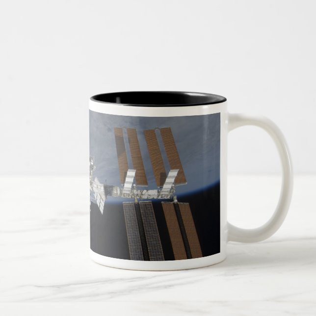 Internationale Raumstation 11 Zweifarbige Tasse (Rechts)
