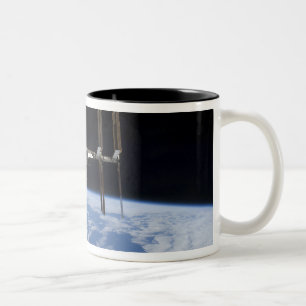 Internationale Raumstation 11 Zweifarbige Tasse