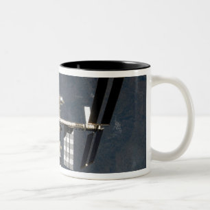 Internationale Raumstation 13 Zweifarbige Tasse