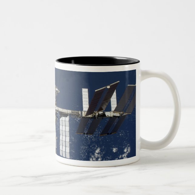 Internationale Raumstation 4 Zweifarbige Tasse (Rechts)