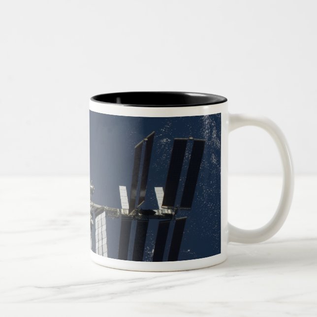 Internationale Raumstation 5 Zweifarbige Tasse (Rechts)