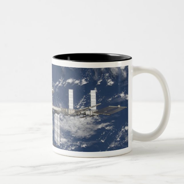 Internationale Raumstation 6 Zweifarbige Tasse (Rechts)