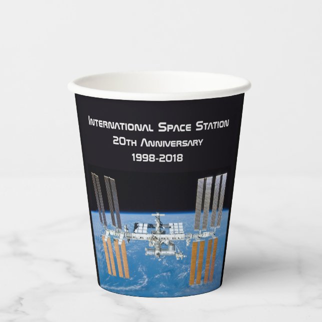Internationale Raumstation ISS 20 Jahre alt Pappbecher (Vorderseite)