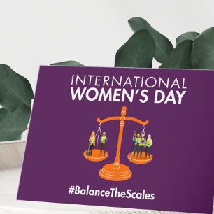 Internationaler Frauentag 2026 Die Waage ins Gleic Feiertagskarte