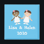 Interracial Gay Wedding Magnet<br><div class="desc">Illustration einer homosexuellen Paare Verlobung oder Hochzeit. Hintergrundfarbe,  Namen und Jahr können leicht geändert werden.</div>