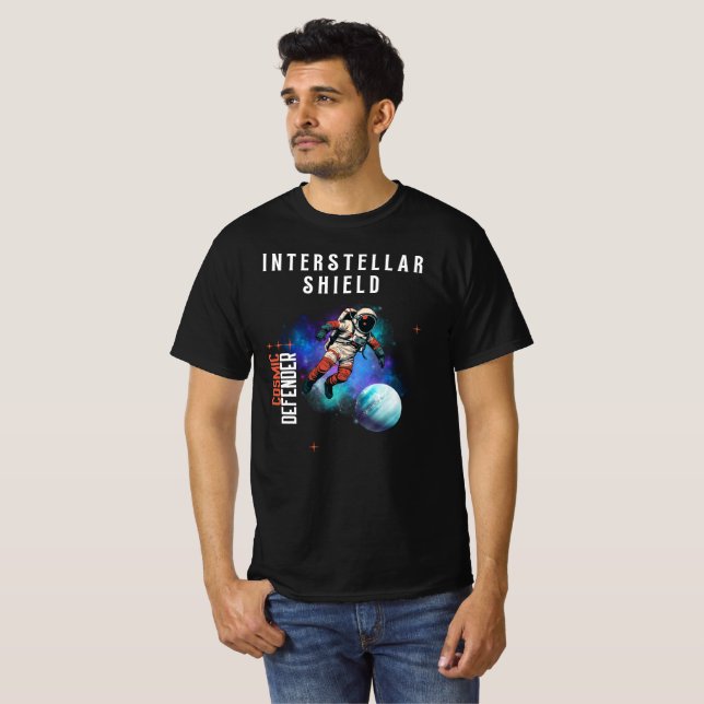 Interstellar Shield Cosmic Defender T-Shirt (Vorne ganz)