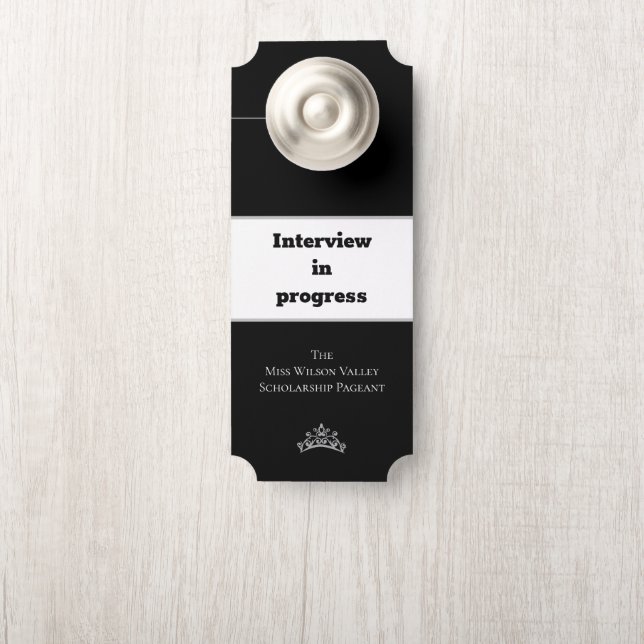 Interview mit Pageant Crown Door Hanger im Program Türanhänger (Auf Knauf)