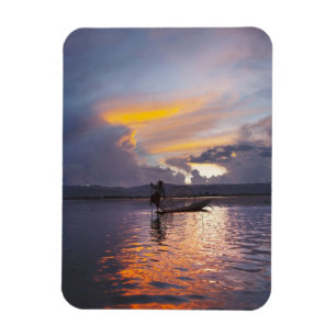 Intha Fischerboote mit Schleppnetzfischerei Magnet