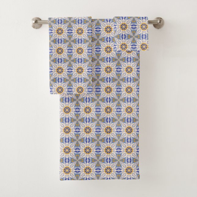 intricate blue, yellow, & white geometric pattern  (En situation)