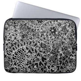 Intricate Hand-Drawn Floral Lace Pattern  Laptopschutzhülle