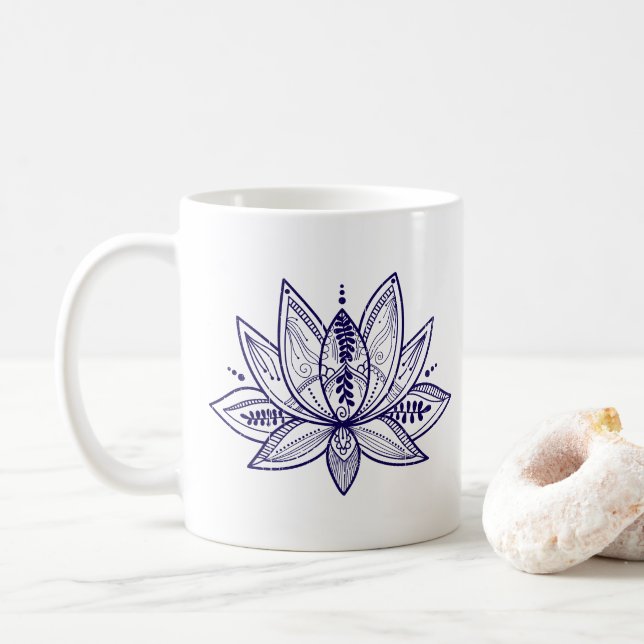 Intricate Lotus Blume Distressed Line Art Kaffeetasse (Mit Donut)