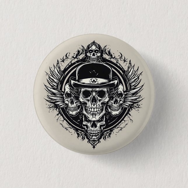 Intricate Schädeldesign mit Flügeln und Symbolen Button (Vorderseite)