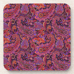 Intrigenes Paisley-Design in reichen Rottönen und Getränkeuntersetzer