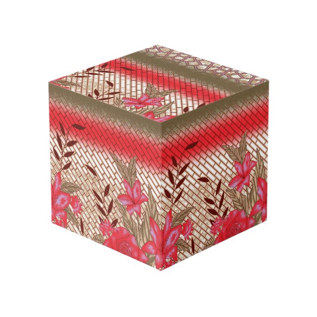 Intrikates Stoffdesign mit Blumenmuster Würfel (Vorderseite Schrägansicht)