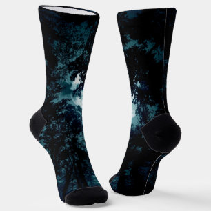 Intrikiertes Blumendesign in Lila Farben und Weiß Socken