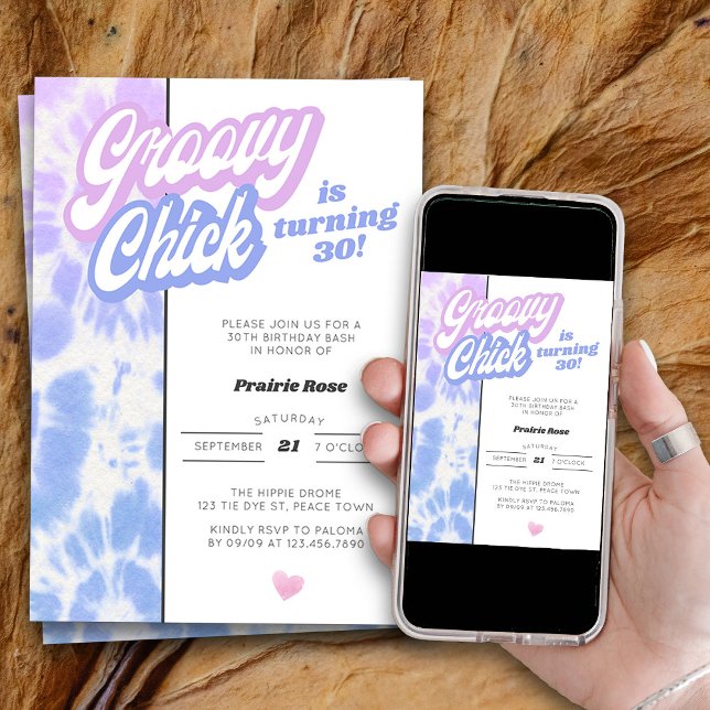 Invitation 30e anniversaire Super Chick Pastel Tie Dye Party (Groovy Chick 30th Birthday Invitation in retro vintage tie dye style)
