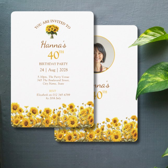 Invitation 40e anniversaire Tournesol Rustique photo florale (floral 40th birthday party invitations with sunflowers on a grey background.)