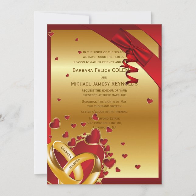 Invitation 5" x 7" Luxe Moderne Anneaux d'Or Coeurs Rouge (Devant)