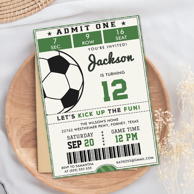 Invitation à l'anniversaire du soccer vert (Créateur téléchargé)