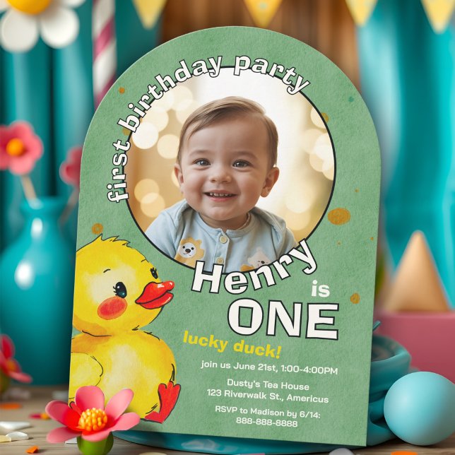 Invitation Adorable Canard Jaune Premier Anniversaire Whimsic (Adorable yellow rubber ducky 1st birthday party invitation with baby photo, cute watercolor duckling)