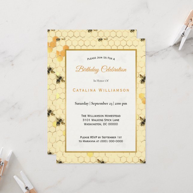 Invitation Anniversaire de l'abeille Gold tendance (Devant/Arrière en situation)