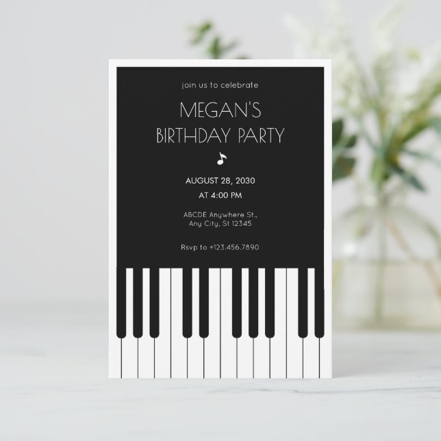 Invitation Anniversaire noir et blanc pour piano de musique (Debout devant)