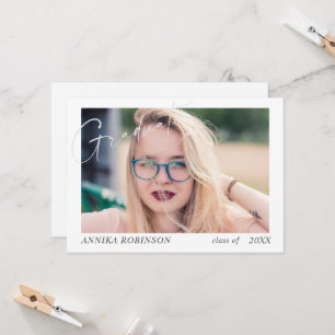 Invitation Annonce de remise de diplômes en écriture moderne 