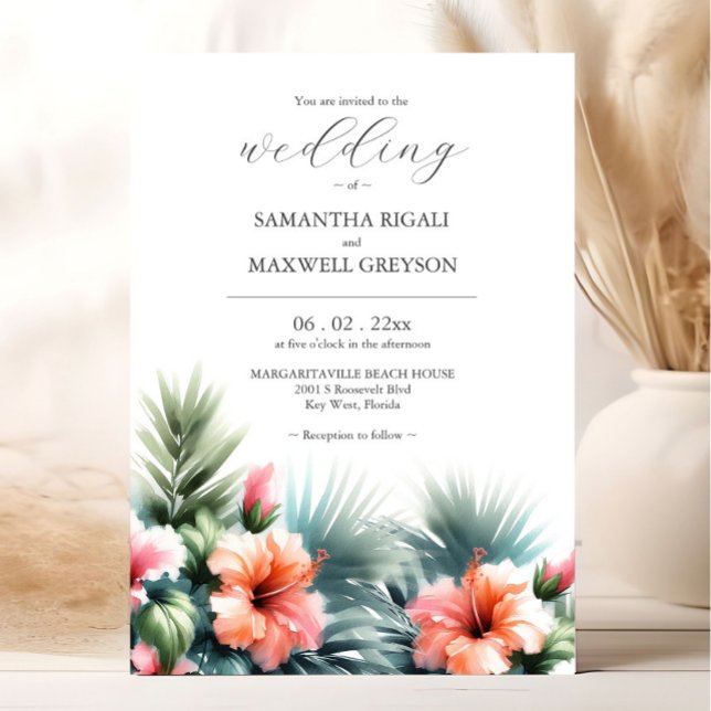Invitation Aquarelle Fleurs tropicales et Mariage de verdure (Tropical wedding invitations feature watercolor hibiscus flower in orange and pink with palm leaves.)