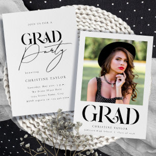 Invitation Audacieuse Typographie Élégante Photo Party Gradua