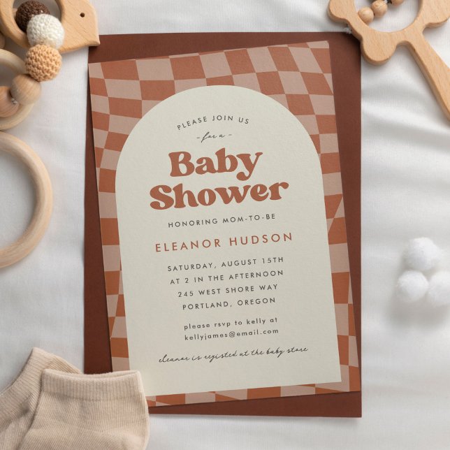 Invitation Baby shower de tableau de bord Neutral Retro Super (Baby shower invitation with retro, groovy, 70s theme. Features a checkerboard pattern in brown)